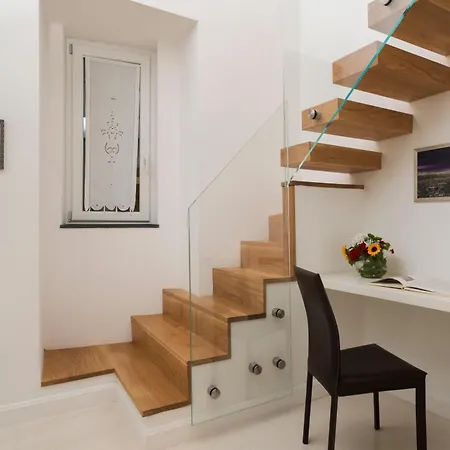 A.Ri.El Luxury Apartment-2